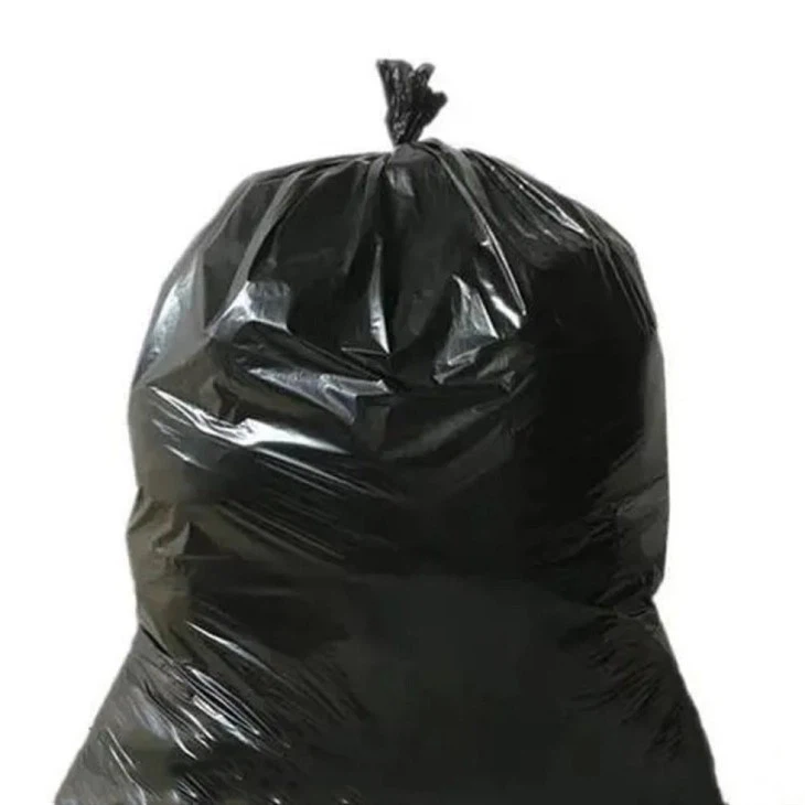 كيس قمامة محمول باللون الأسود